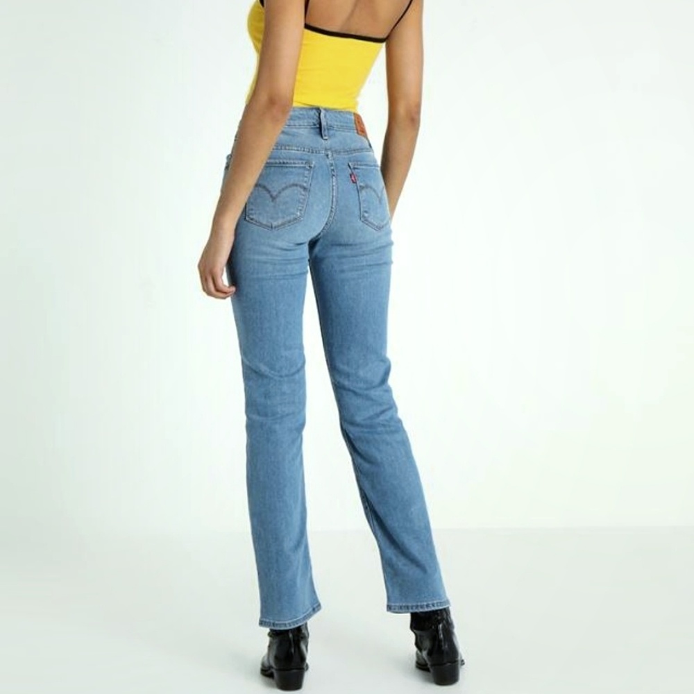 Like-New Levi's 714 Straight Blue Denim Jeans